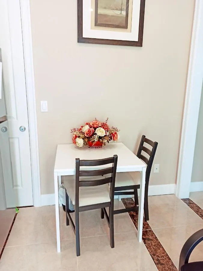 Separate 1 Bedroom Suite With Kitchen In Seaside House Richmond Canada