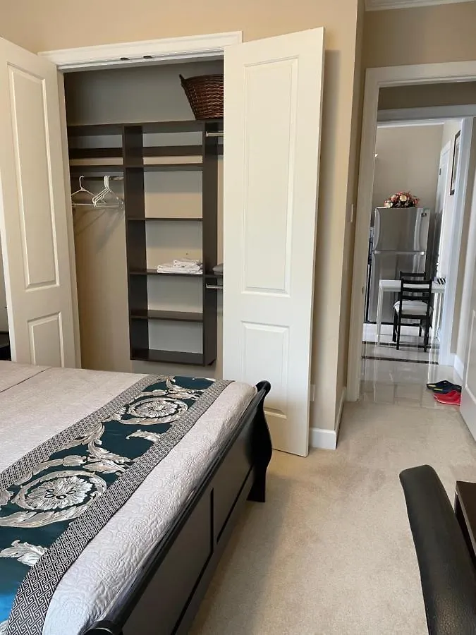 Apartment Separate 1 Bedroom Suite With Kitchen In Seaside House Richmond Canada
